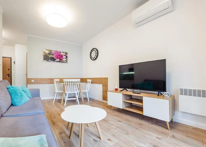 Nautikka Park, Sun & Snow *